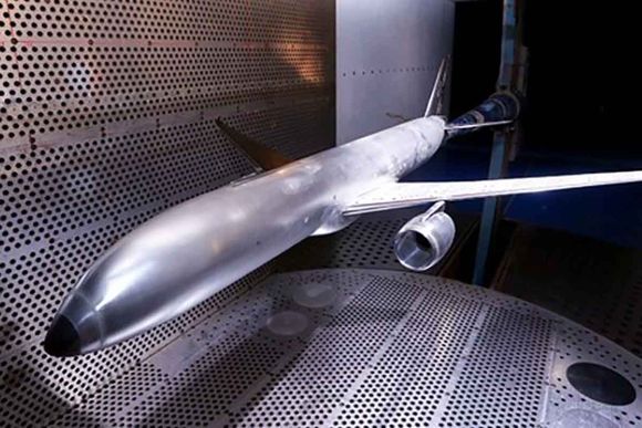 UAC patenta el "Dreamliner" ruso, el avión con el que intentará competir en el segmento de fuselaje ancho