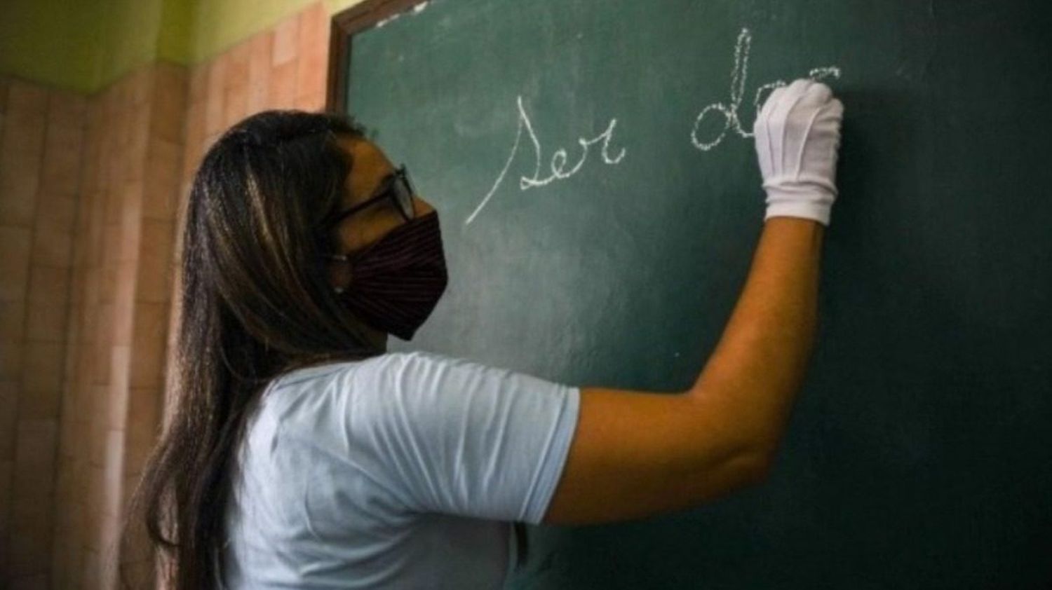 Mientras en Latinoamérica devengan hasta US$ 4.000 al mes, DOCENTES EN VENEZUELA NO GANAN NI US$ 50