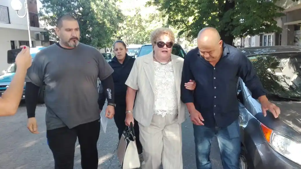 La madre de Balcedo fue llevada por la policía a una audiencia en el Ministerio de Trabajo tras negarse a ir