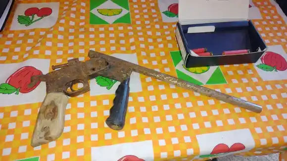 Secuestran drogas, arma de fuego y detienen a cuatro personas