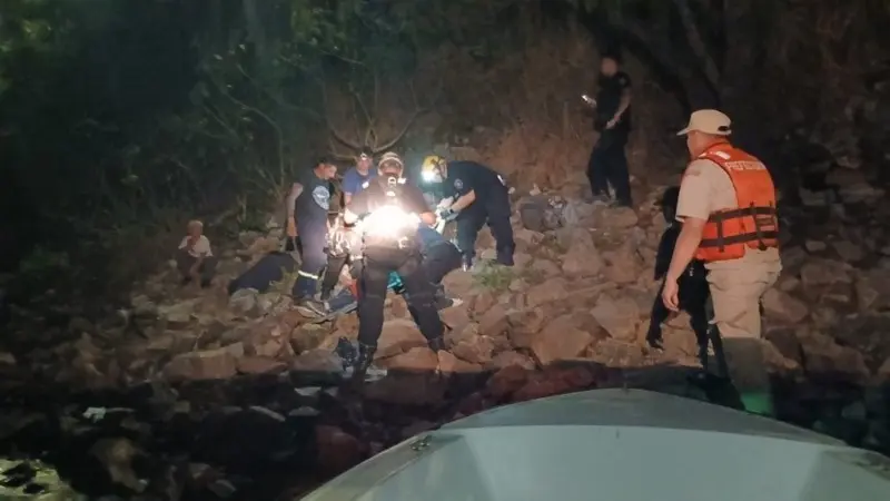Drama en Puerto Norte: una mujer se descompensó y cayó por la barranca
