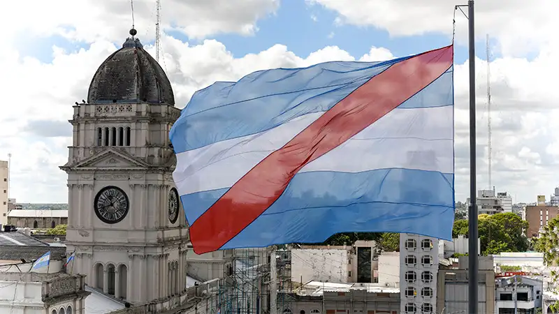 Comienza este sábado el pago de haberes con aumento a la administración pública