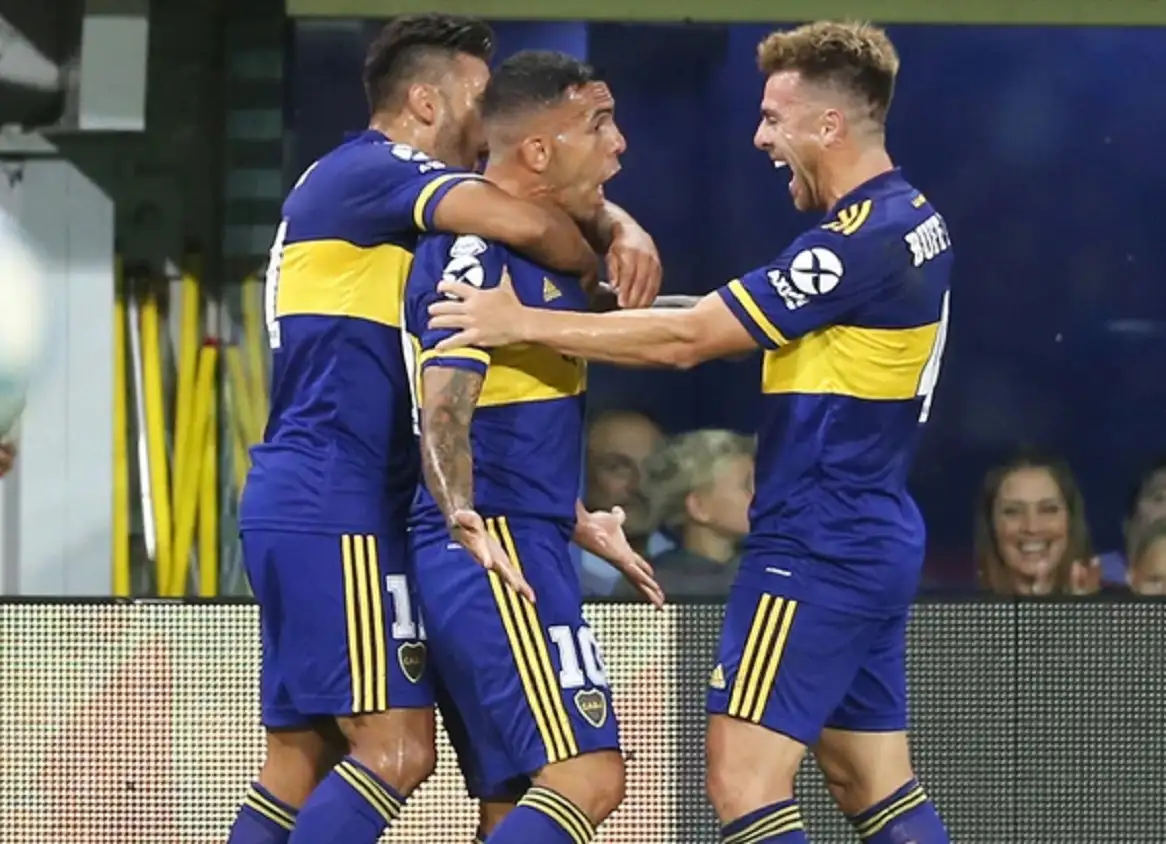 Boca goleó a Godoy Cruz y no se baja de la pelea de la punta