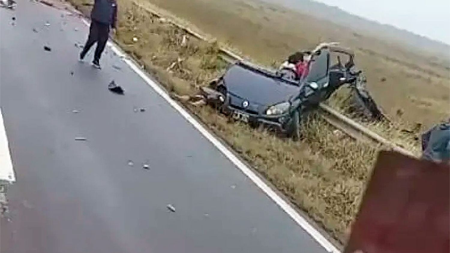 Cinco personas murieron tras un choque frontal entre dos vehículos en la Ruta 14