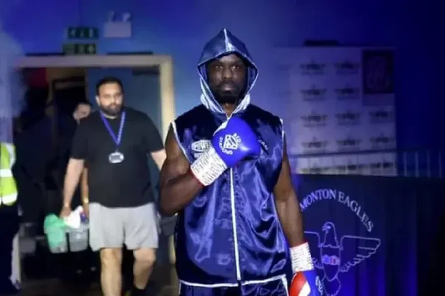 Un púgil británico murió en pleno ring en su primera pelea como profesional