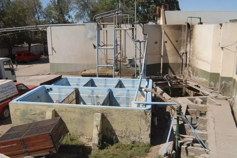 Cayó a uno de los piletones de desagüe residual, de más de dos metros de profundidad