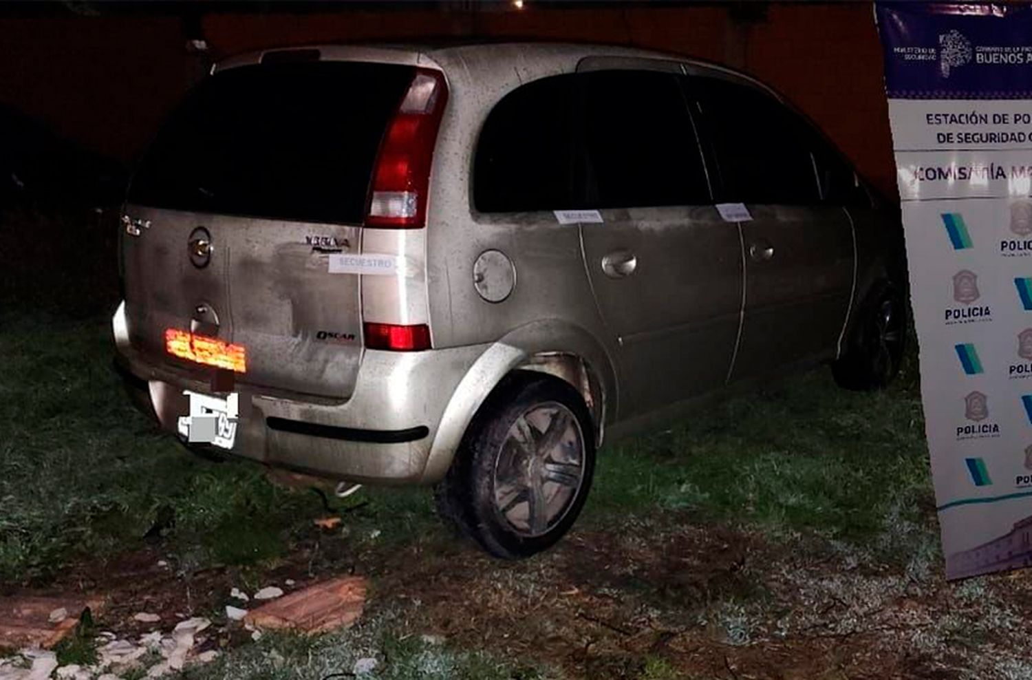 Dio identidad falsa: tenía dos pedidos de captura y le secuestraron el auto