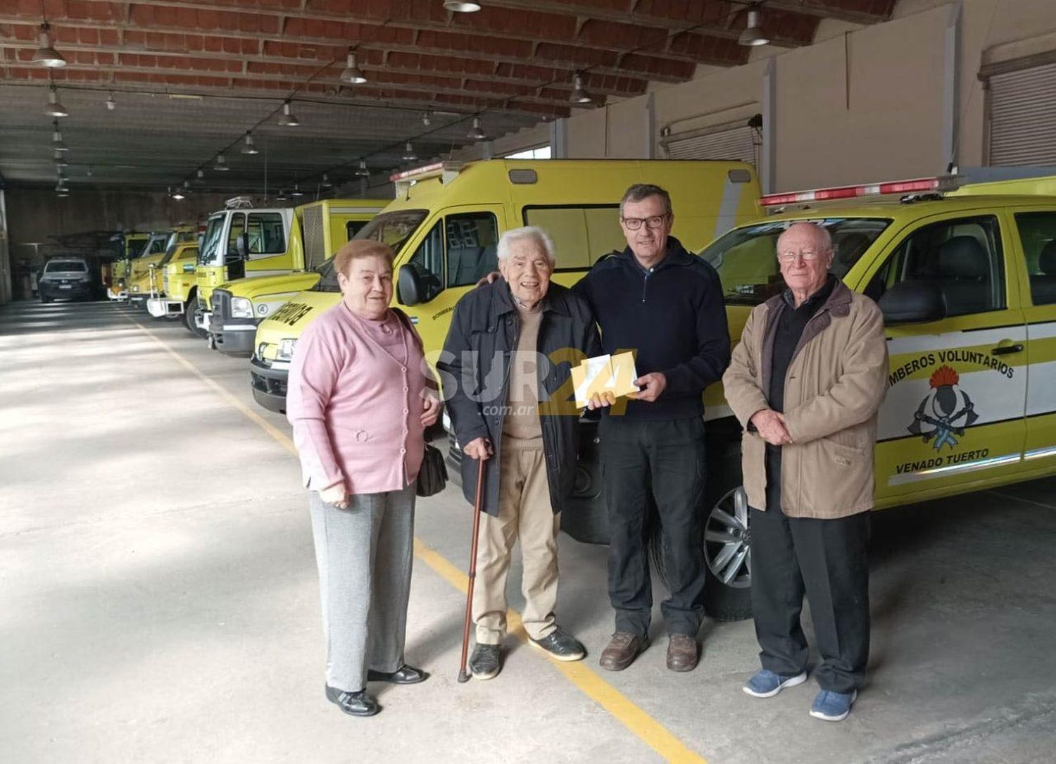 Celebraron su 60º aniversario de casados y pidieron como obsequio dinero para donar a Bomberos de Venado