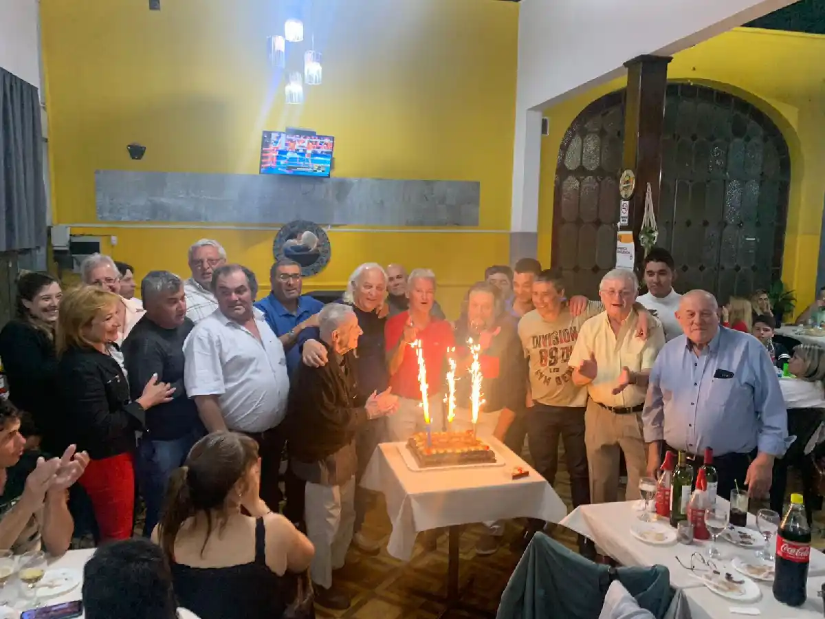 Los canillitas celebraron  su día y homenajearon al  histórico “Pirincho” Camusso     