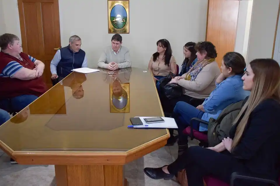 Entregaron escrituras a cuatro familias de San Cayetano
