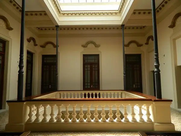 Restauraron el hall del Concejo Deliberante