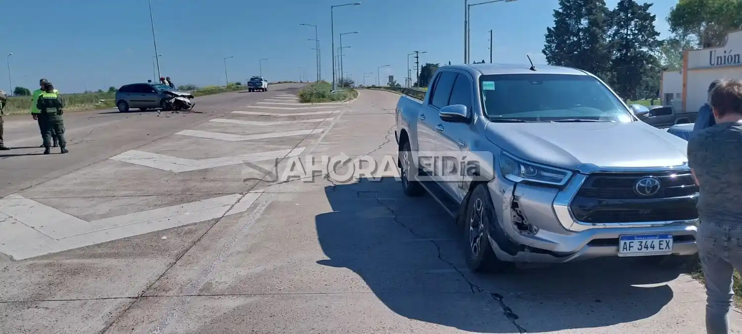 Tremendo siniestro entre un auto y una camioneta en uno de los ingresos a Gualeguaychú