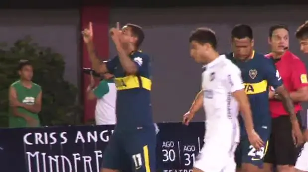 Boca empezó mal, pero empató con gol de Cardona