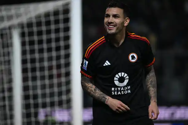 Paredes cerró el triunfo de Roma ante Frosinone