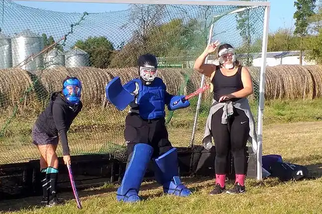 Taller de hockey en Lobería