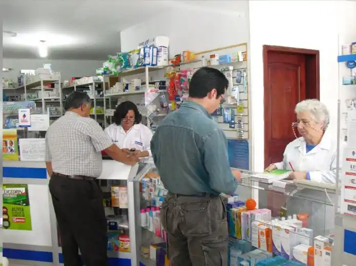Los laboratorios piden al gobierno negociar un aumento de los medicamentos