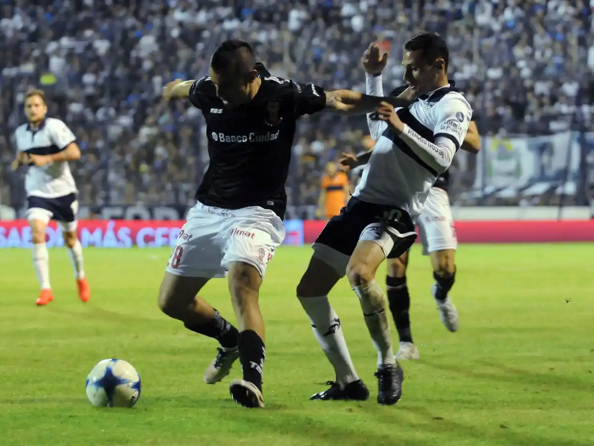 Huracán pisó fuerte en La Plata