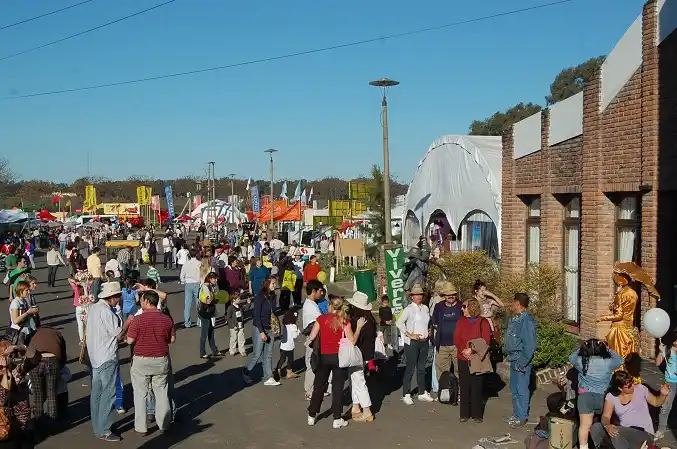 La Exposur prepara su 9° fiesta con 130 stands y el show de Los Alonsitos 