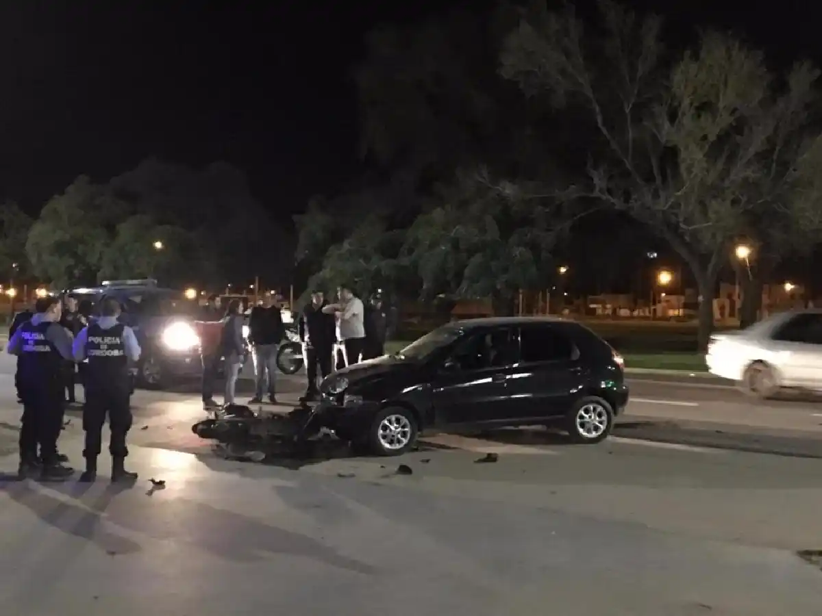 Joven herido grave por accidente frente a la Costanera