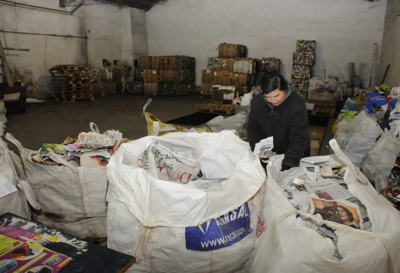 Recuperadores Urbanos recibieron boletas sobrantes de las PASO para reciclar