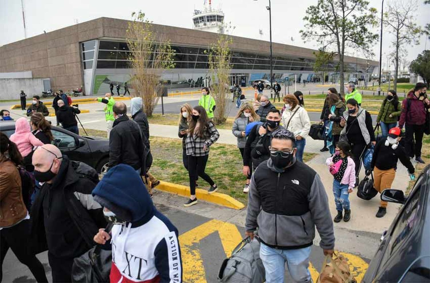 Evacuaron el aeropuerto de Fisherton por una amenaza de bomba