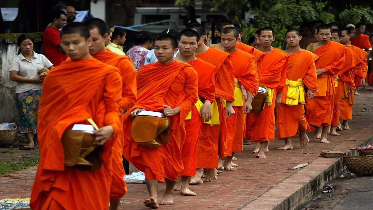 ¡NI RASPUTÍN! Templo budista se queda sin monjes por «drogos» en Tailandia