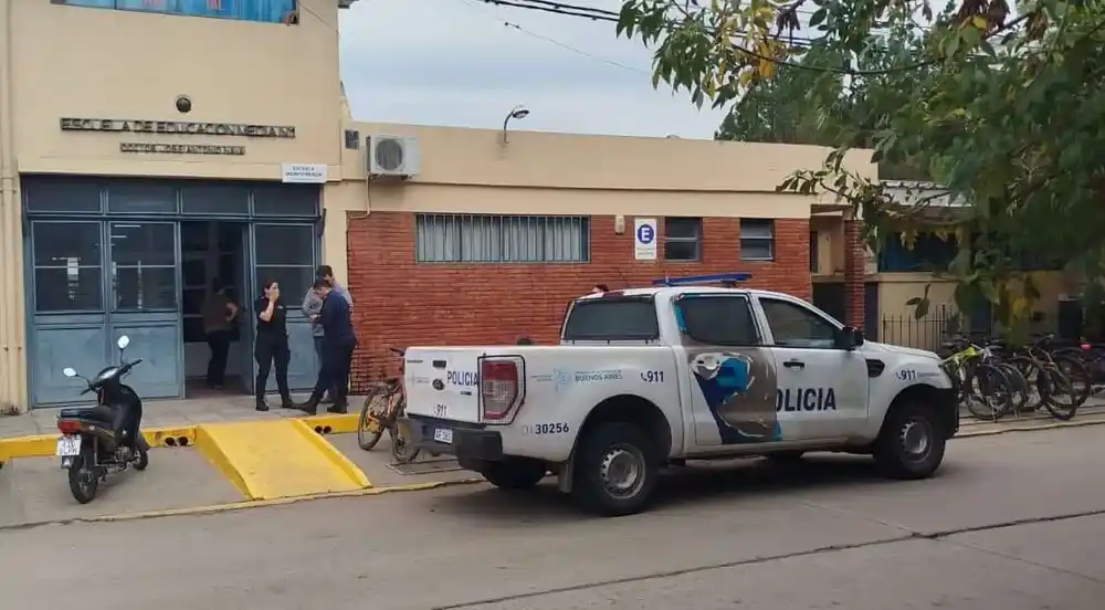 Un operativo por una amenaza a una escuela en San Nicolás.