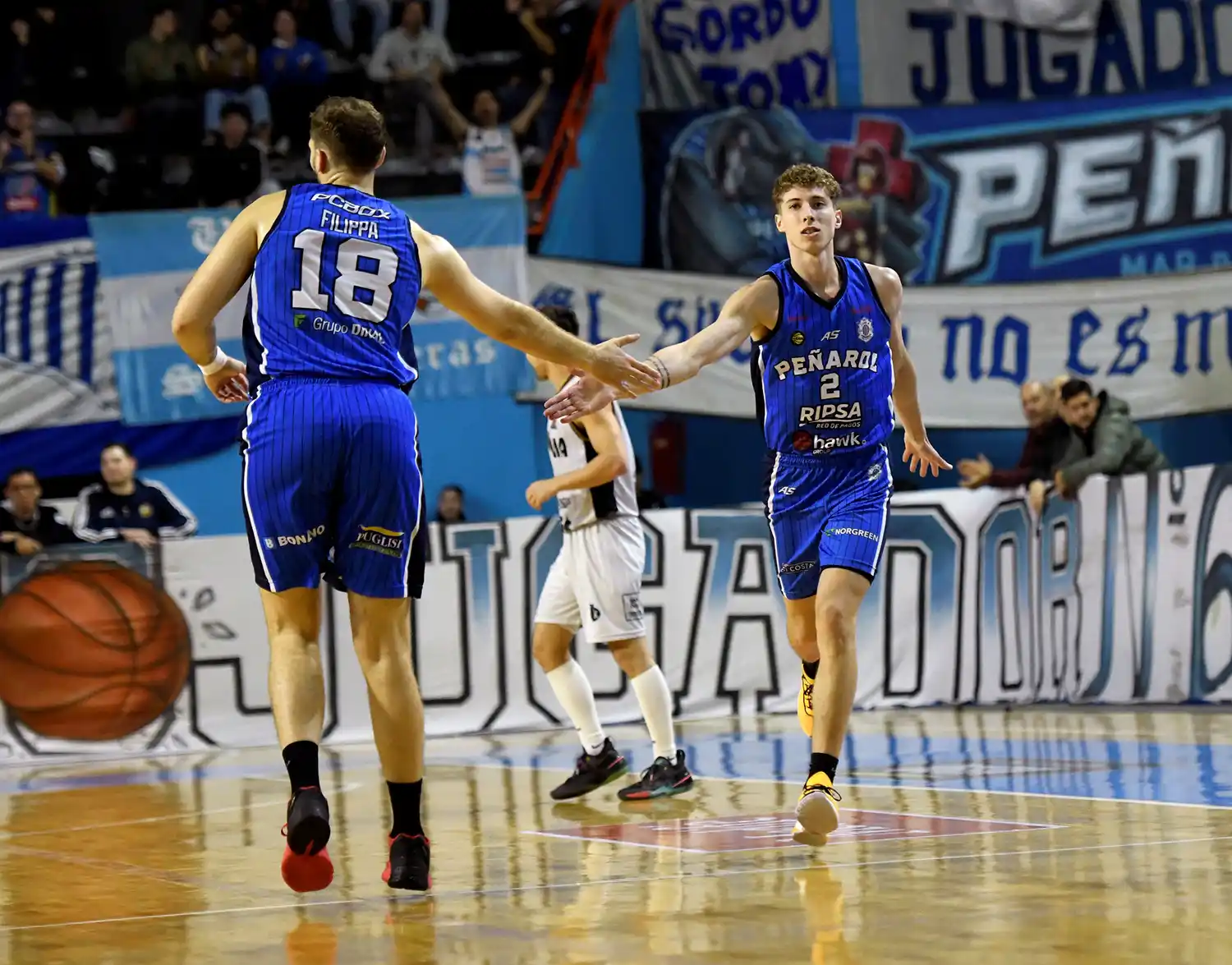 Peñarol se enfrentó con San Martín de Corrientes en el Polideportivo. (Foto: Prensa Peñarol)