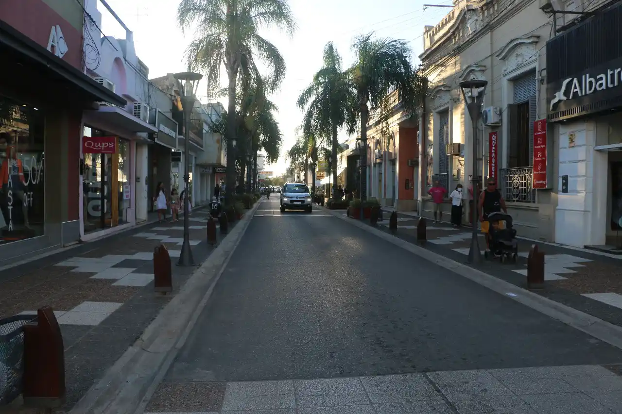 ¿Cuáles son los comercios que pueden estar abiertos el 18 de mayo?
