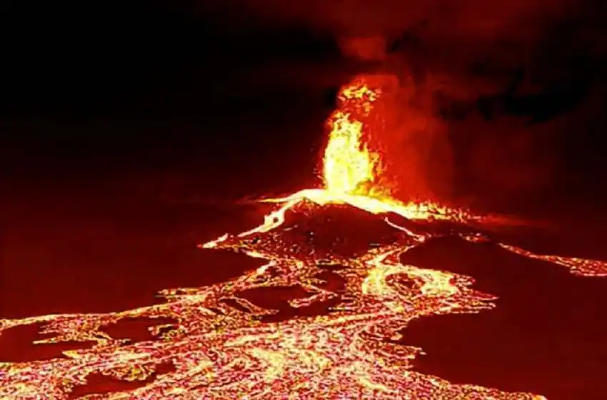 Erupción del volcán en La Palma: “Los bomberos se tuvieron que retirar por el avance de la lava»