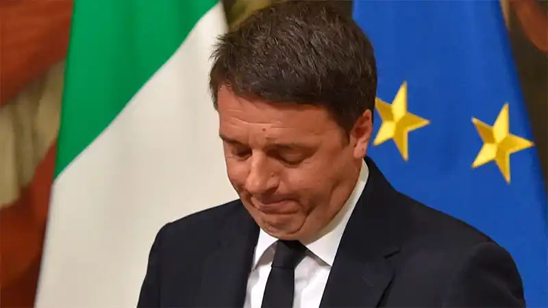 El primer ministro de Italia renunció al cargo tras perder un referéndum