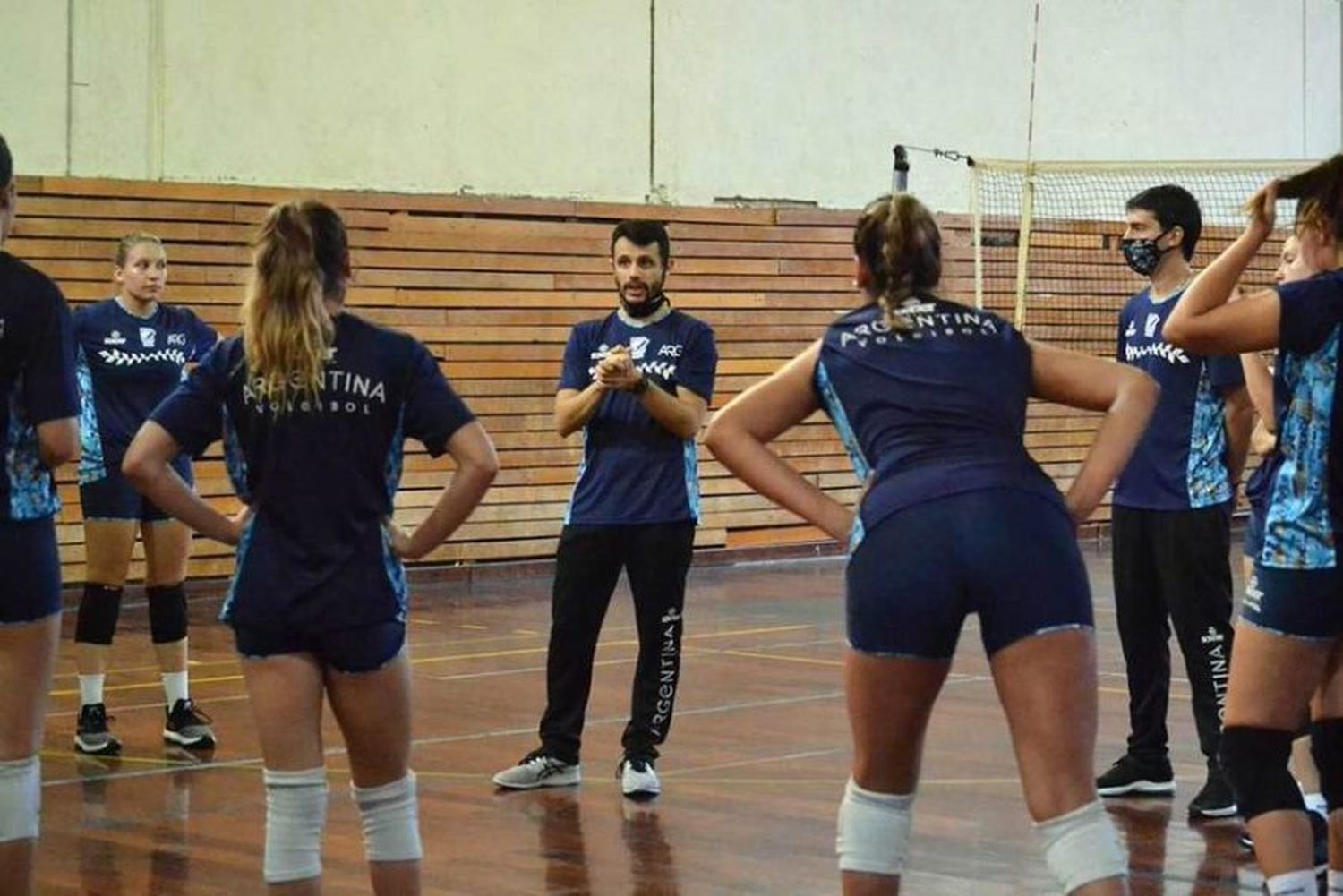 En el año de los mundiales de base, la Selección Juvenil femenina concentra con 15 jugadoras