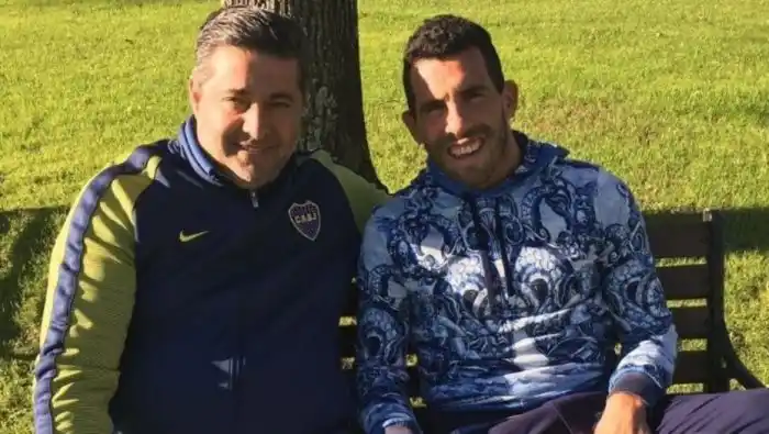 Angelici se reunió con Tévez y dijo que «por ahora no vuelve»