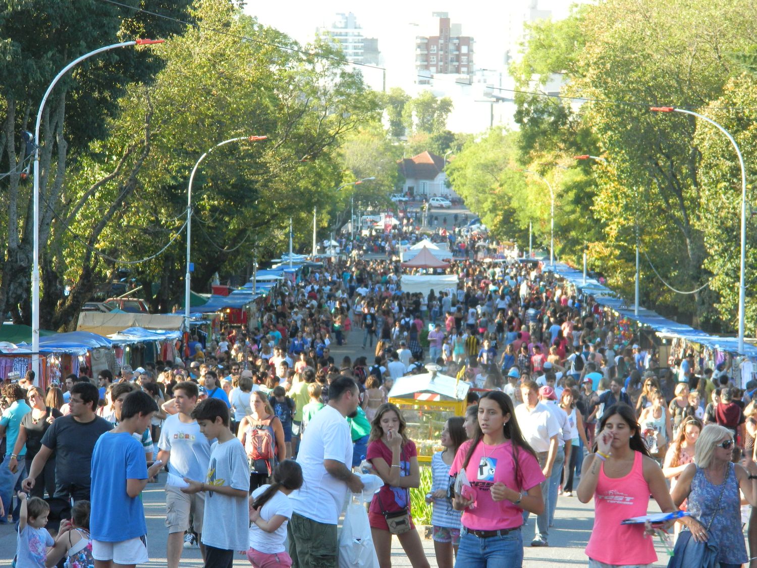 Más de 300 artesanos participarán de la Feria en Semana Santa