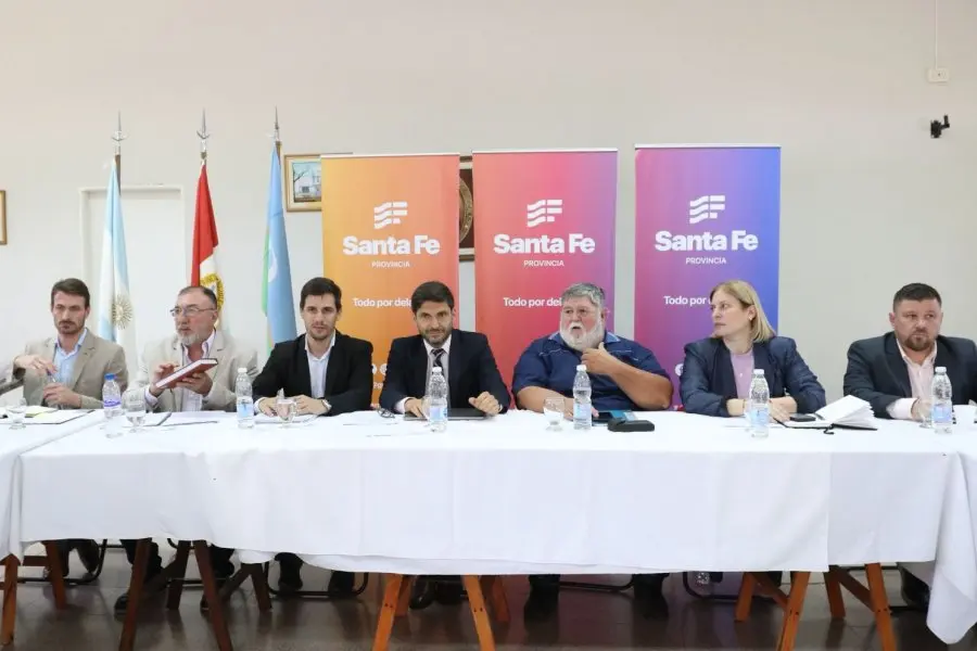 Pullaro en la región con su gabinete: estuvo con Viotti y varios presidente comunales 