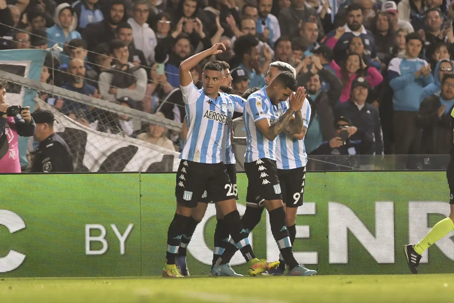 LPF: Racing ganó y quedó cerca de la punta, Sarmiento festejó ante Aldosivi en Mar del Plata y Tigre venció a Lanús 