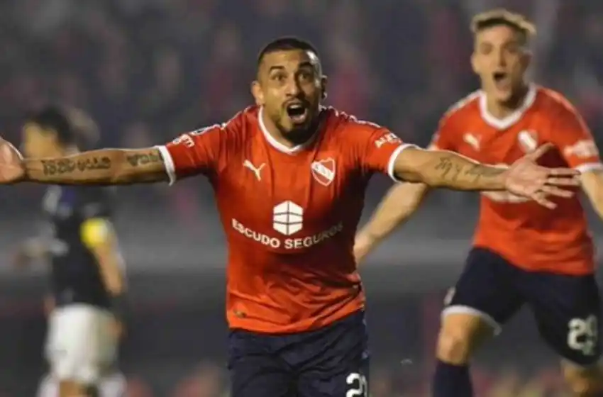 Chávez quiere venir a Newell’s, la traba está en la deuda de Independiente con Aldosivi