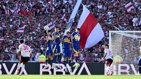 Mastantuono detalló su golazo y dijo que integra “un grupo de personas increíbles”