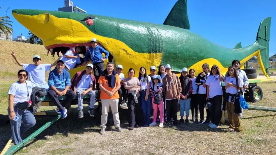 Chicos de escuelas rurales de Santiago del Estero llegaron para pasear y conocer el mar