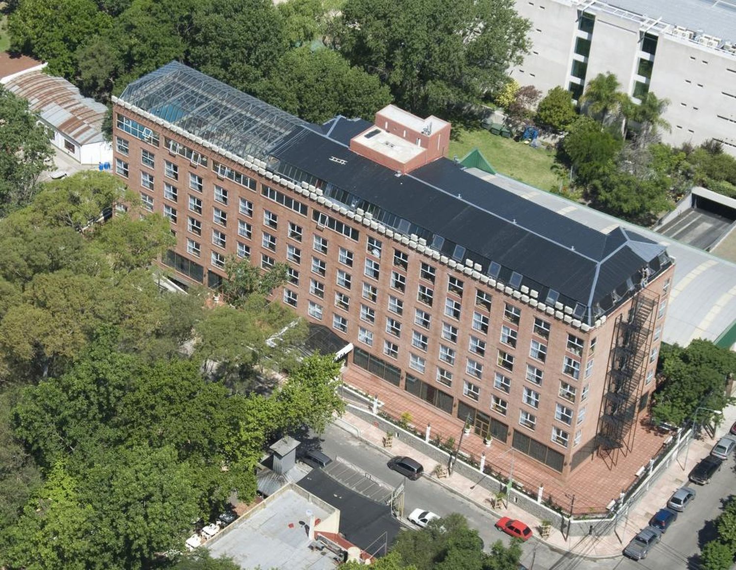 Vicente López: Municipio puso hotel 4 estrellas a disposición del personal de salud