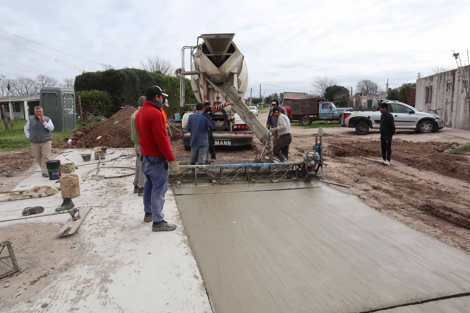 Continúan las obras de pavimentación en Calle Jujuy