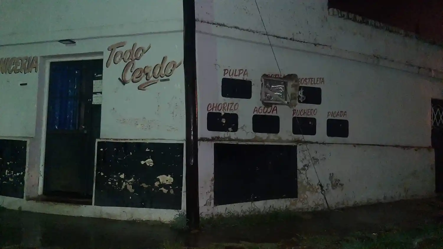 Intentaban robar un aire acondicionado cuando fueron detenidos