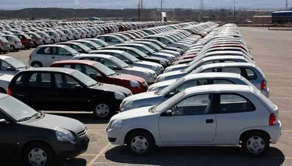 La producción de autos se desbarrancó un 12% en 2015