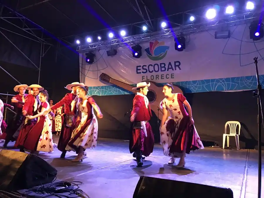 Más de 25 mil personas en el Festival de Raíces Provincianas en Garín