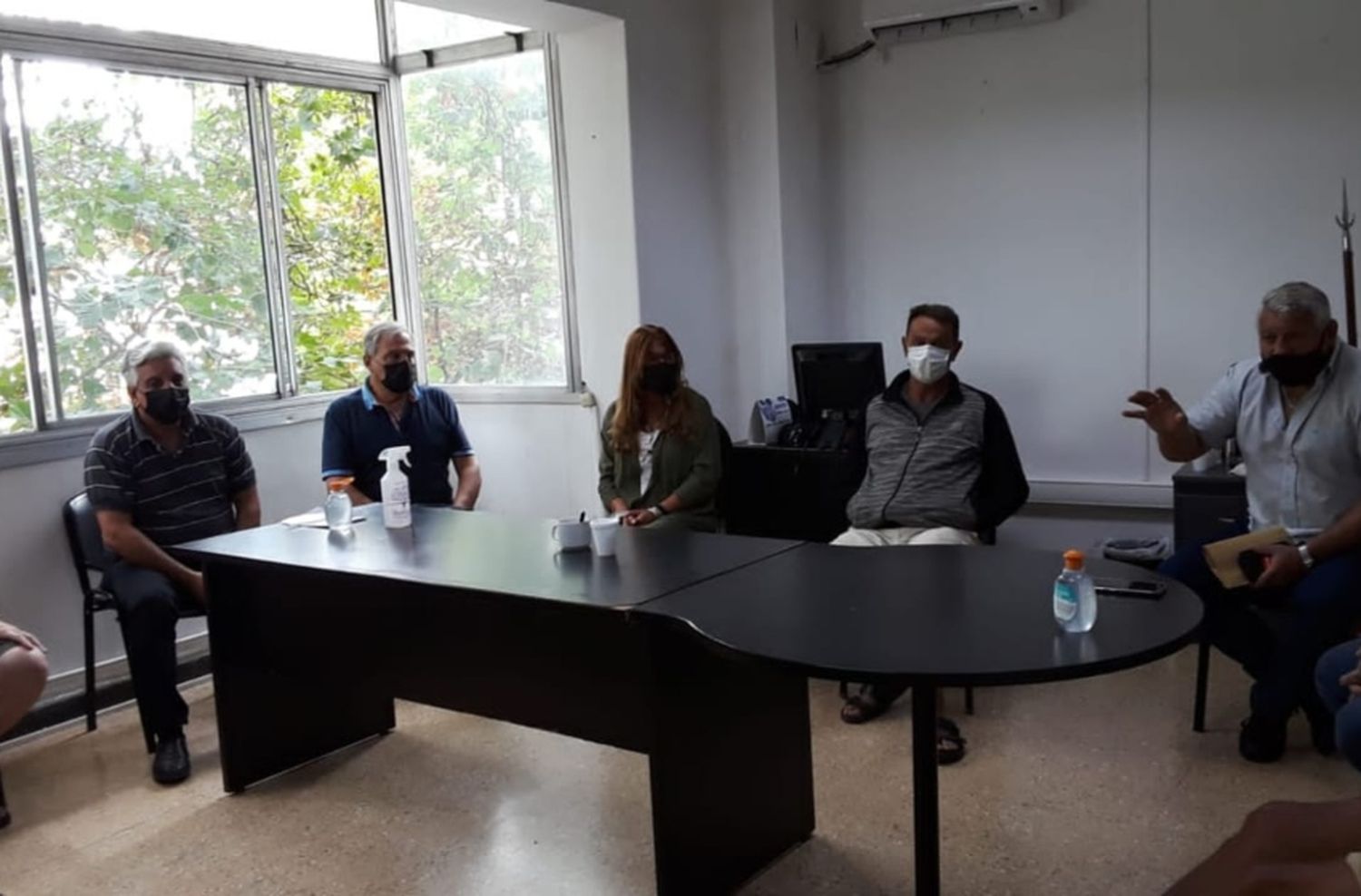 Reunión entre los sectores de taxistas de General Pueyrredon