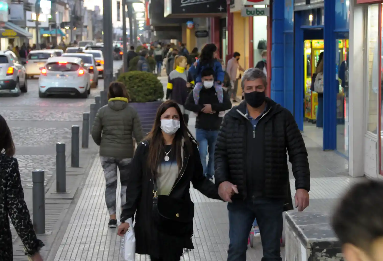 El uso del barbijo en espacios públicos en Tandil nunca fue obligatorio, pero se sigue recomendando su utilización