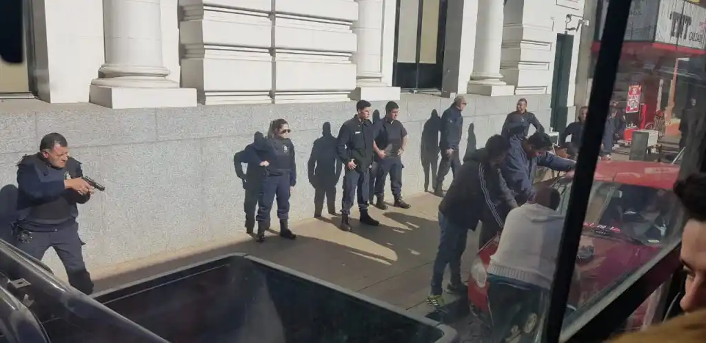 Desplegaron fuerte operativo policial por la actitud sospechosa de cuatro personas