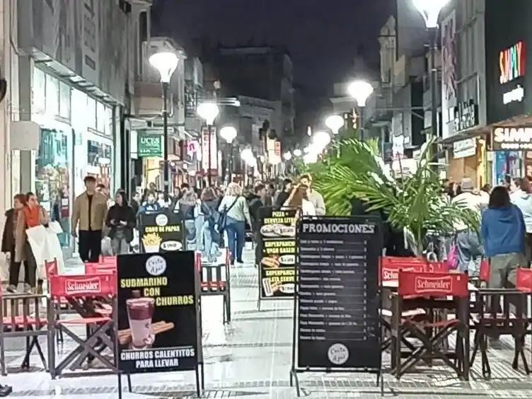 Comercios de Paraná en crisis: caída de ventas, cierres y endeudamiento creciente marcan el primer semestre de 2025