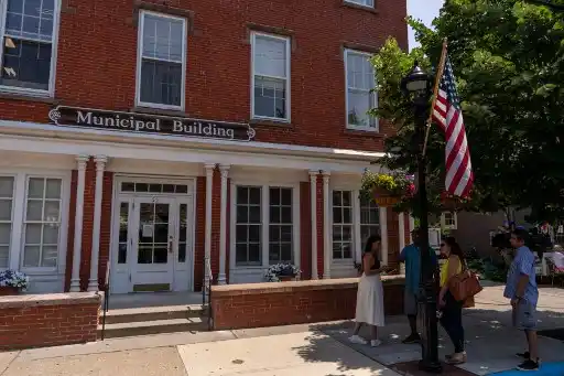 SE PASÓ DE TRAGOS: Justin Timberlake fue detenido en Nueva York