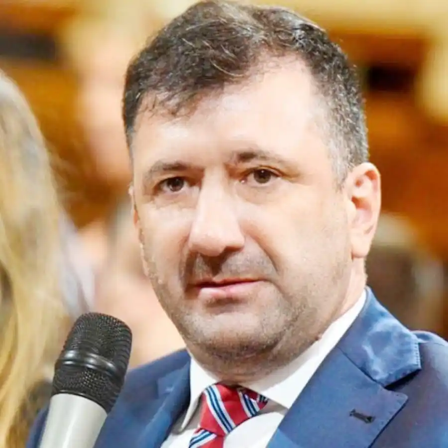 Los hijos de Kueider recuperan la libre disposición de bienes y la posibilidad de salir del país